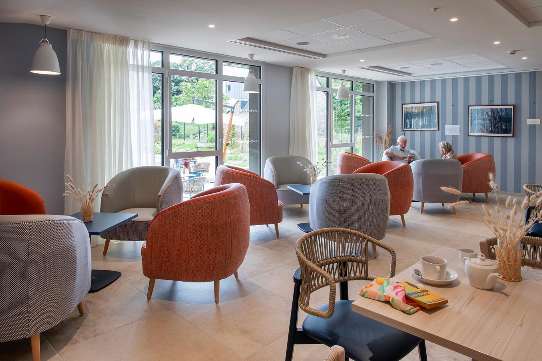 Residence Services Seniors - Domitys Les Jardins D'Ahna Dinan Exteriör bild